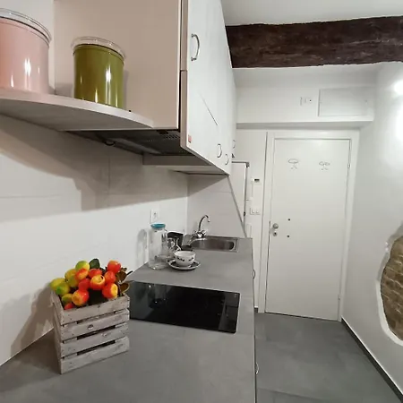 Decoupage Apartment Urbino