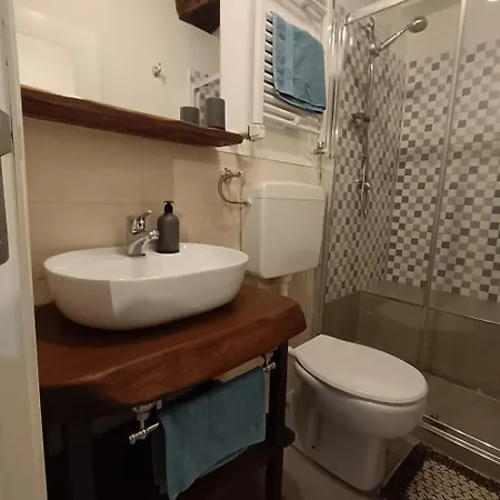 Decoupage Apartment